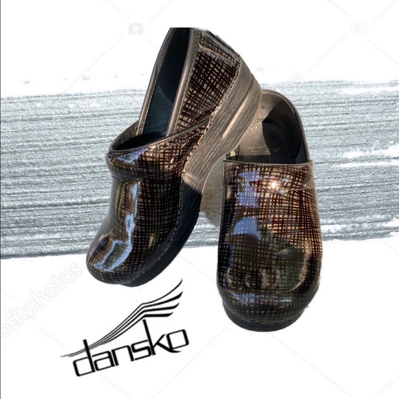 Dansko Shoes - Dansko Professional nursing clogs